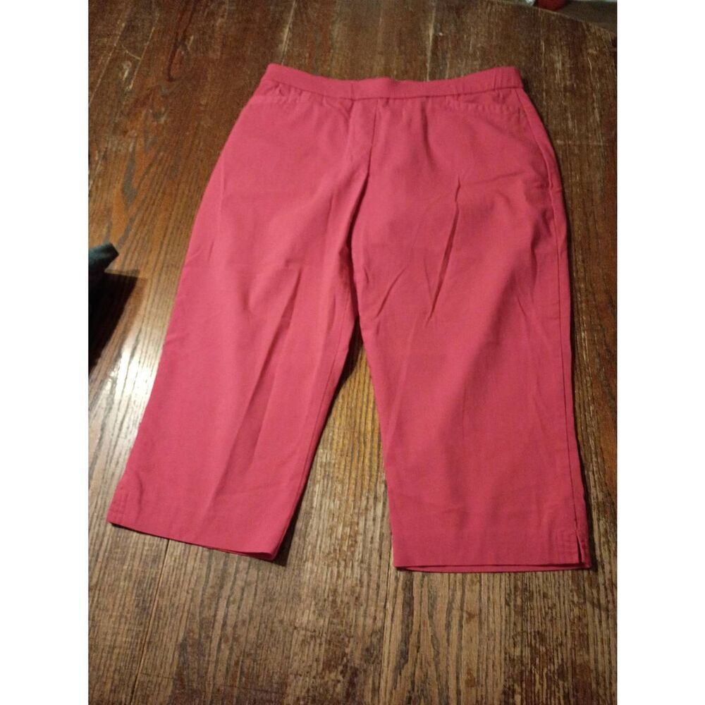 Size 12 Briggs Red Capri Pants Elastic Waist Pull On Tummy Control Casual